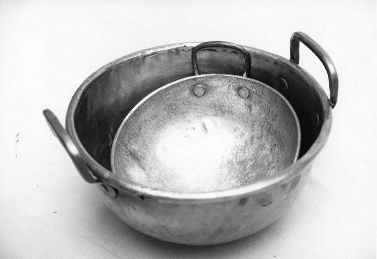 chaudrons en cuivre, 18e siècle - © Ministère de la Culture (France), Médiathèque du patrimoine et de la photographie (objets mobiliers), tous droits réservés