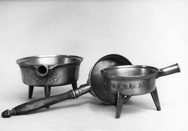 casseroles - © Ministère de la Culture (France), Médiathèque du patrimoine et de la photographie (objets mobiliers), tous droits réservés