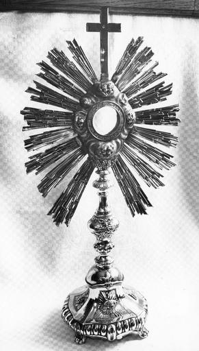 ostensoir, 18e siècle - © Ministère de la Culture (France), Médiathèque du patrimoine et de la photographie (objets mobiliers), tous droits réservés