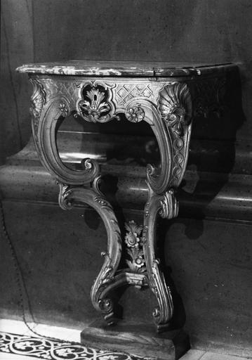 console du 18e siècle - © Ministère de la Culture (France), Médiathèque du patrimoine et de la photographie (objets mobiliers), tous droits réservés