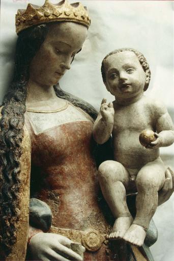 statue : Vierge à l'Enfant, détail de l'Enfant, après restauration