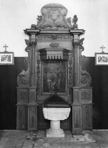retable des fonts baptismaux avec le tableau : Baptême du Christ, huile sur toile