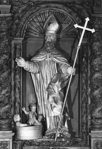 statue du retable latéral droit : Saint Nicolas