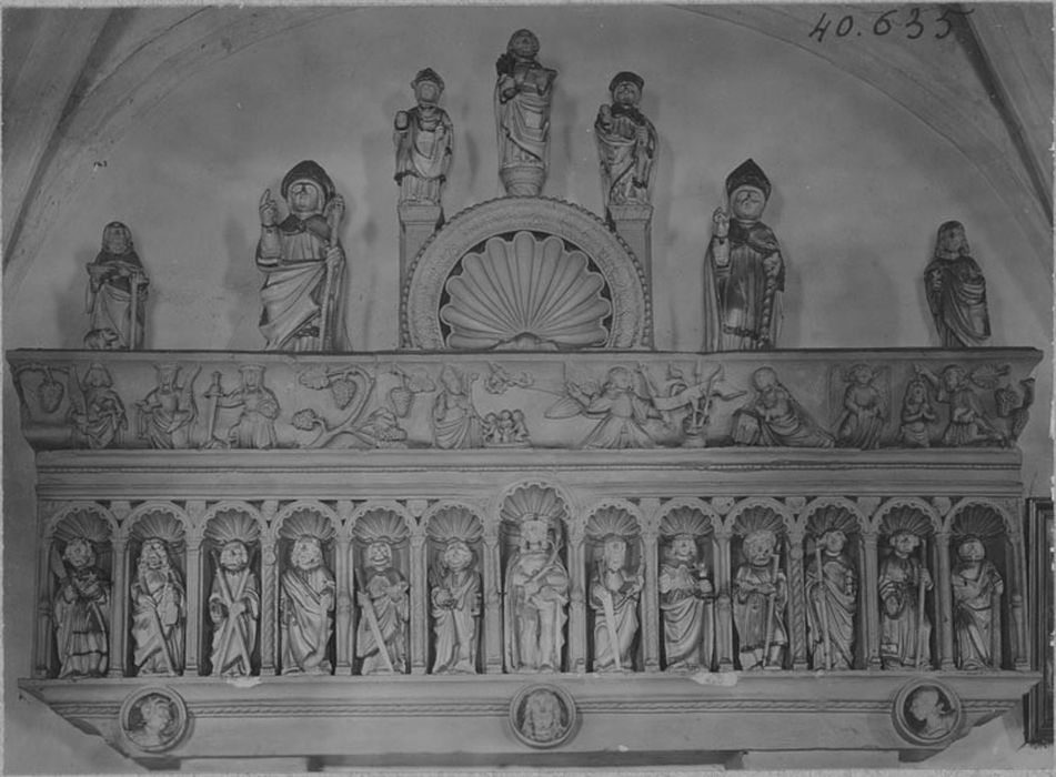 retable du collatéral nord et bas-relief : Le Christ et les Apôtres, vue générale - © Ministère de la Culture (France), Médiathèque du patrimoine et de la photographie, diffusion RMN-GP