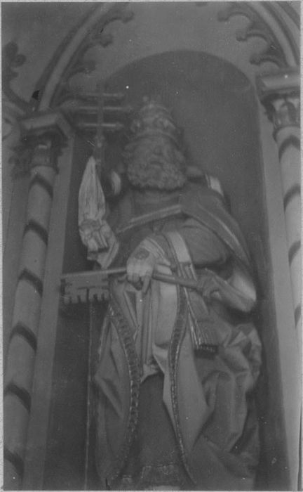 statue (grandeur nature) : Saint Pierre, vue générale