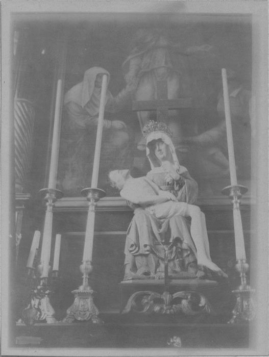 groupe sculpté : Vierge de Pitié, vue générale - © Ministère de la Culture (France), Médiathèque du patrimoine et de la photographie, diffusion RMN-GP
