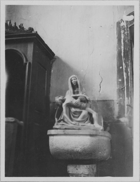 groupe sculpté : Vierge de Pitié, vue générale