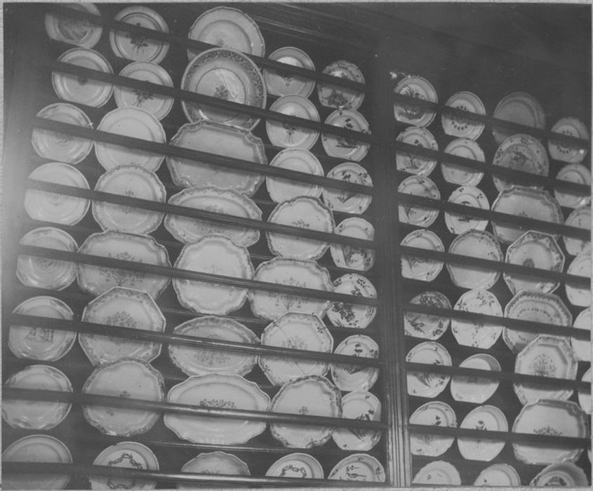 plats, assiettes, vue générale - © Ministère de la Culture (France), Médiathèque du patrimoine et de la photographie, diffusion RMN-GP