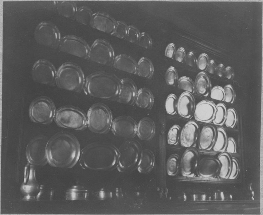 plats, assiettes, vue générale - © Ministère de la Culture (France), Médiathèque du patrimoine et de la photographie, diffusion RMN-GP
