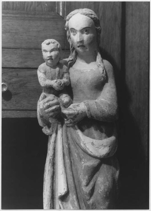 statue : Notre-Dame des étangs, vue partielle