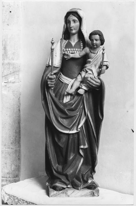 statue : Vierge à l'Enfant - © Ministère de la Culture (France), Médiathèque du patrimoine et de la photographie, Diffusion RMN-GP 
