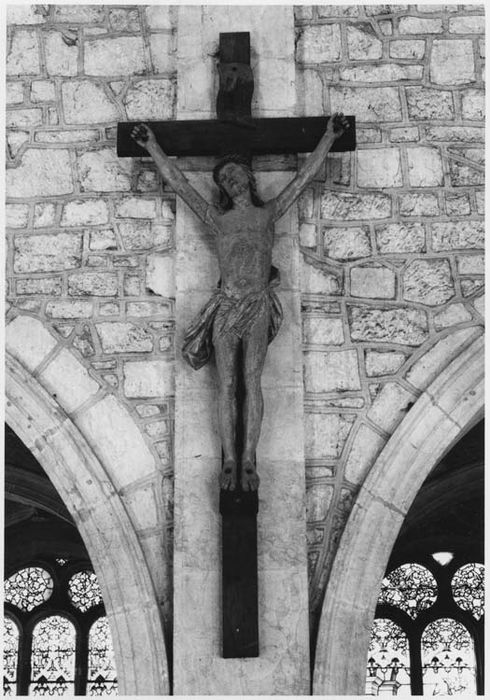 statue : Christ en croix