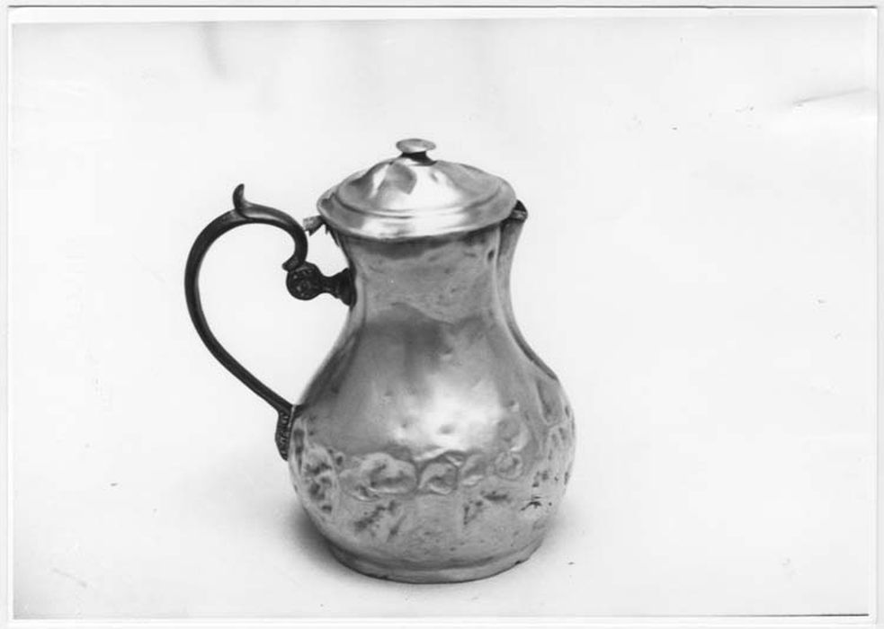 pot à pharmacie (verseuse) - © Ministère de la Culture (France), Médiathèque du patrimoine et de la photographie, Diffusion RMN-GP