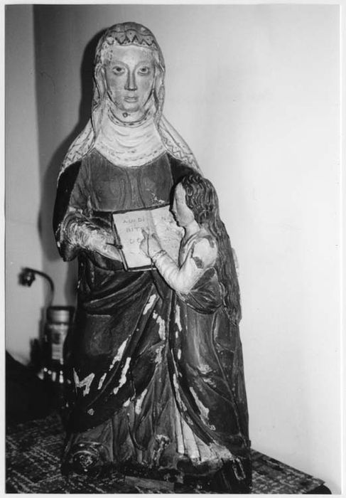 groupe sculpté : Education de la Vierge