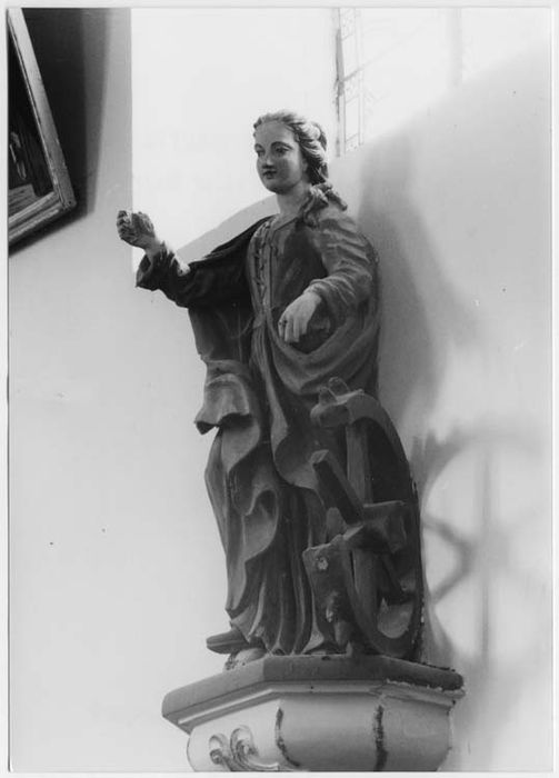 statue : sainte Catherine