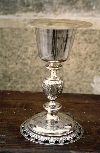 Calice, patène en argent et argent doré, à décor de feuilles d'acanthe, 1650-1655 - © Ministère de la Culture (France), Médiathèque du patrimoine et de la photographie (objets mobiliers), tous droits réservés