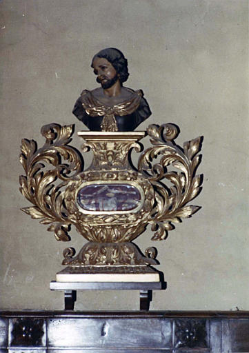 Buste-reliquaire à l'effigie d'un saint barbu, au socle sculpté en forme de vase à anses faites d'enroulements feuillagés - © Ministère de la Culture (France), Médiathèque du patrimoine et de la photographie (objets mobiliers), tous droits réservés