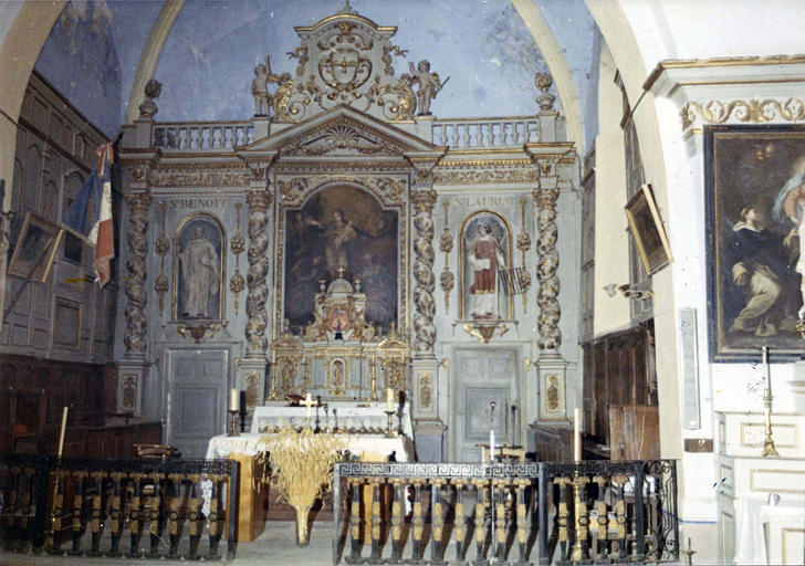Autel, tabernacle, retable, tableau, statues (2) : 'Deux saints adorant la Vierge à l'Enfant', 'Saint Benoît', 'Saint Laurent', retable architecturé à trois travées, bois sculpté, peint, doré