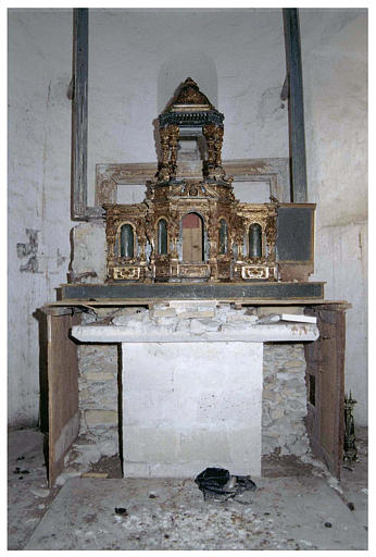 Tabernacle, exposition : tabernacle architecturé à trois travées, surmonté d'une exposition, richement sculpté, bois sculpté, peint, doré