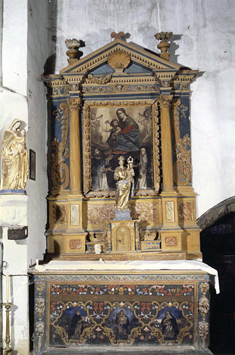 Autel, tabernacle, retable, tableau : 'L'institution du Rosaire', antependium peint de trois médaillons représentant l'institution du rosaire, retable architecturé, bois sculpté, peint