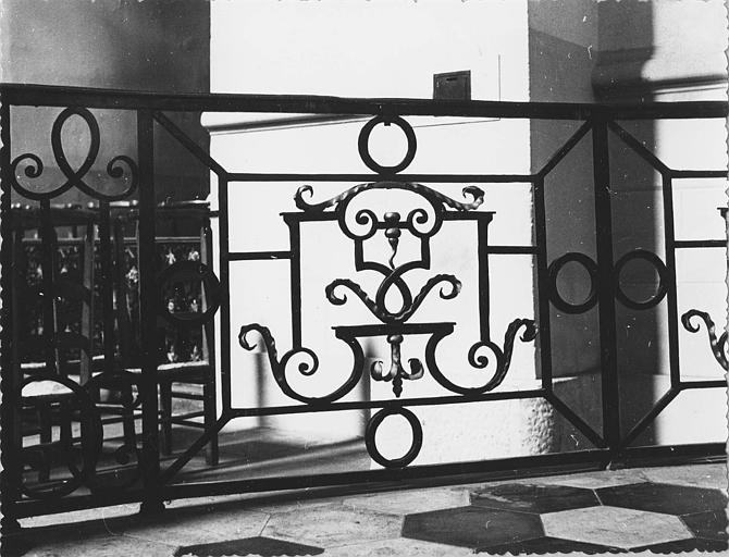Clôture de chapelle : détail de la grille de la chapelle Saint-Nicolas, fer forgé - © Ministère de la Culture (France), Médiathèque du patrimoine et de la photographie (objets mobiliers), tous droits réservés