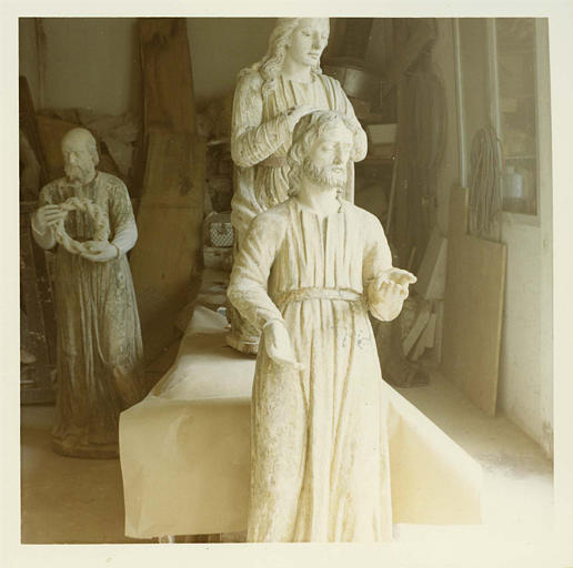 Statue : personnage masculin, barbu, bras gauche manquant, élément de la mise au tombeau, bois sculpté, peint