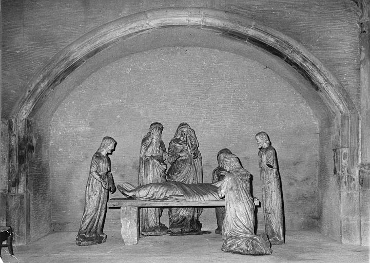 Statues (8) : 'La Mise au tombeau', bois sculpté, peint - © Ministère de la Culture (France), Médiathèque du patrimoine et de la photographie (objets mobiliers), tous droits réservés