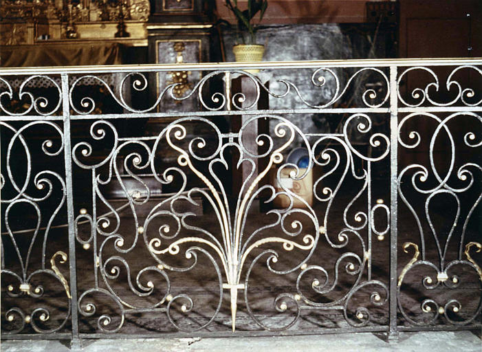 Clôture de choeur en fer forgé et doré à décor d'arabesques - © Ministère de la Culture (France), Médiathèque du patrimoine et de la photographie (objets mobiliers), tous droits réservés