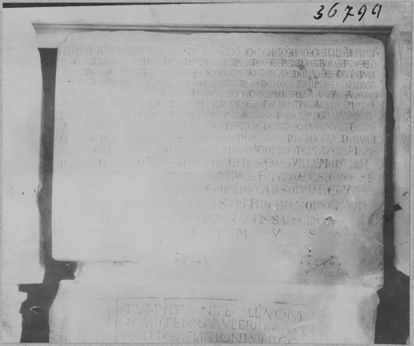 bas-relief : charte d'affranchissement donnée à la commune de Montélimar par Aymar II de Poitiers - © Ministère de la Culture (France), Médiathèque du patrimoine et de la photographie, diffusion RMN-GP