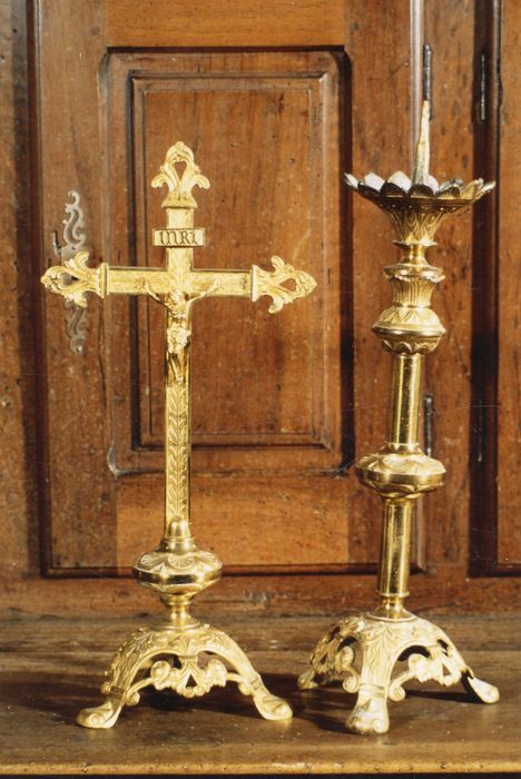 chandelier et une croix d'autel (garniture d'autel n°3) - © Ministère de la Culture (France), Médiathèque du patrimoine et de la photographie, diffusion GrandPalaisRmn Photo