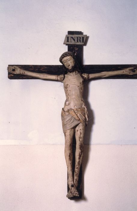 statue : Christ en croix