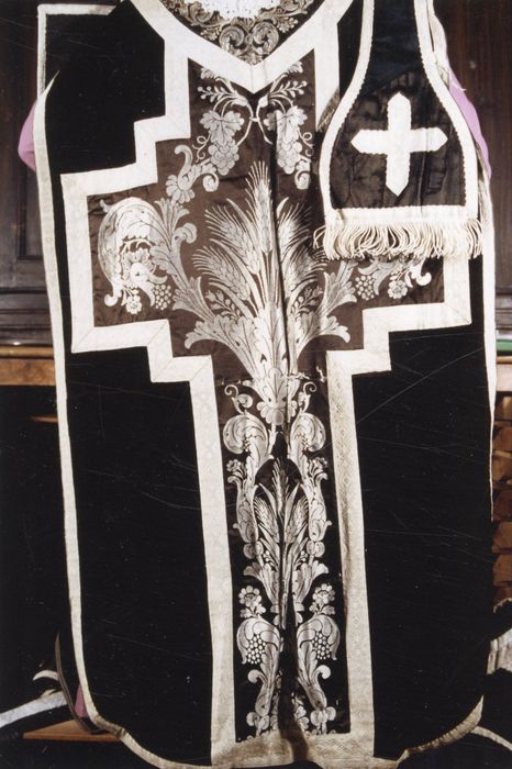 chasuble (ornement noir) - © Ministère de la Culture (France), Médiathèque du patrimoine et de la photographie, diffusion GrandPalaisRmn Photo