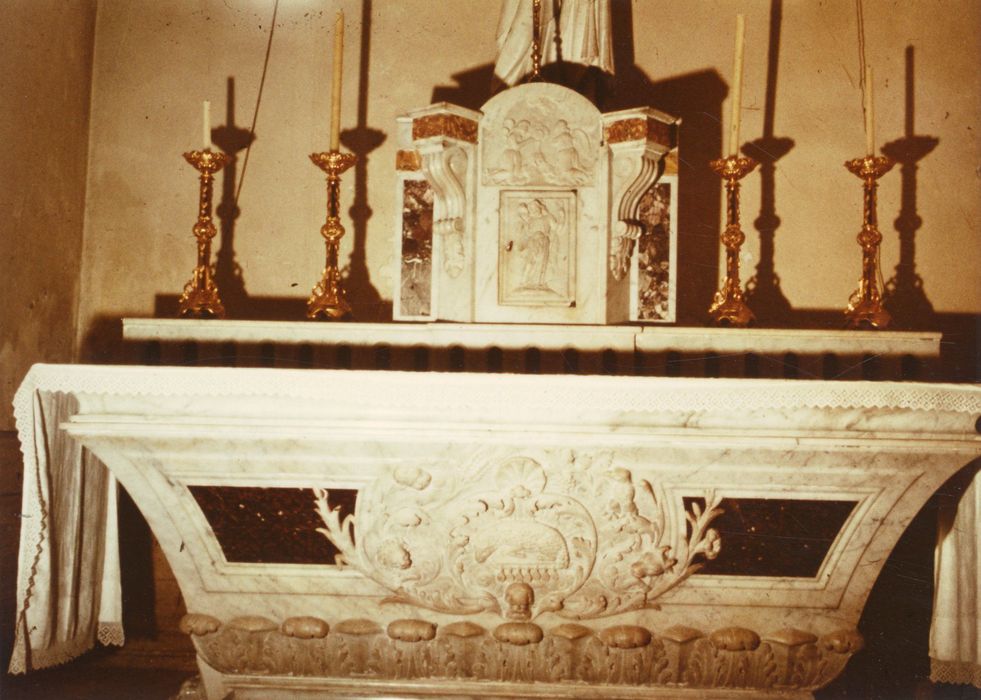 autel, gradin et tabernacle de la troisième chapelle latérale sud - © Ministère de la Culture (France), Médiathèque du patrimoine et de la photographie, diffusion GrandPalaisRmn Photo