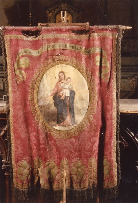 bannière de procession de la confrérie du Saint-Rosaire - © Ministère de la Culture (France), Médiathèque du patrimoine et de la photographie, diffusion GrandPalaisRmn Photo