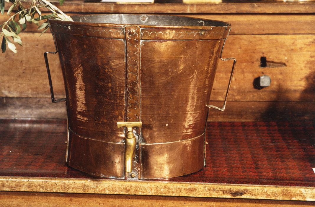réserve à eau baptismale (cuve) - © Ministère de la Culture (France), Médiathèque du patrimoine et de la photographie, diffusion GrandPalaisRmn Photo