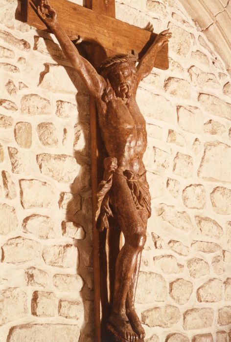 Statue : Christ en croix