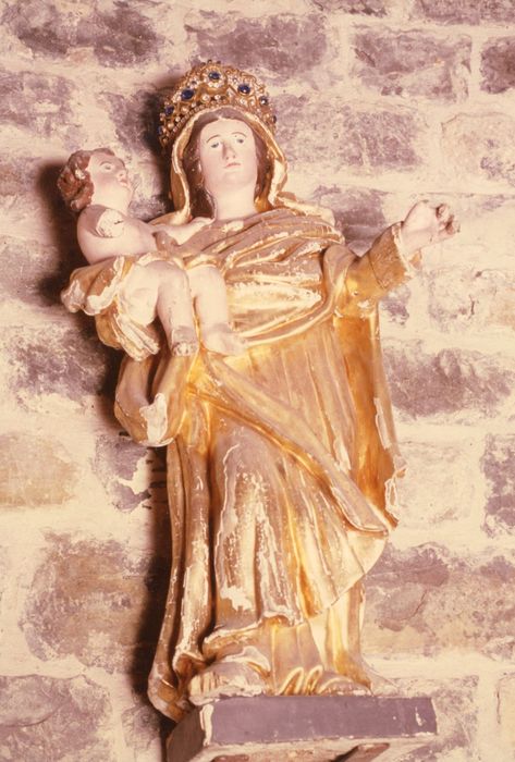 statue et ses deux couronnes : Vierge à l'Enfant