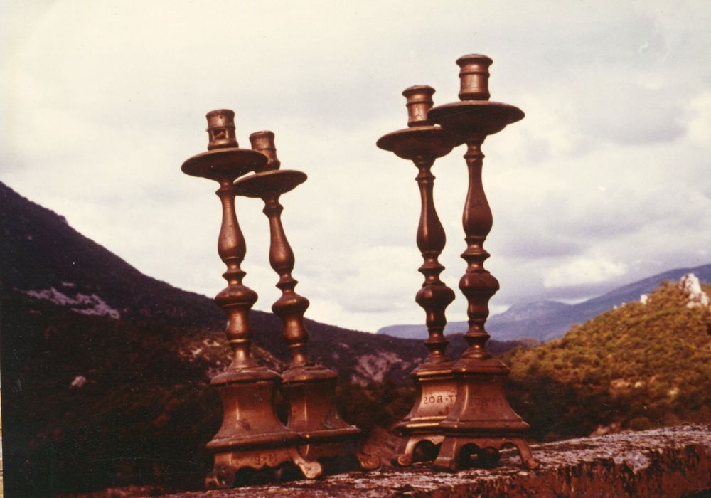 paires de chandeliers d'autel
