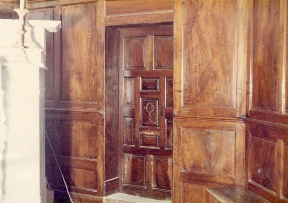 vantail de la porte de la sacristie