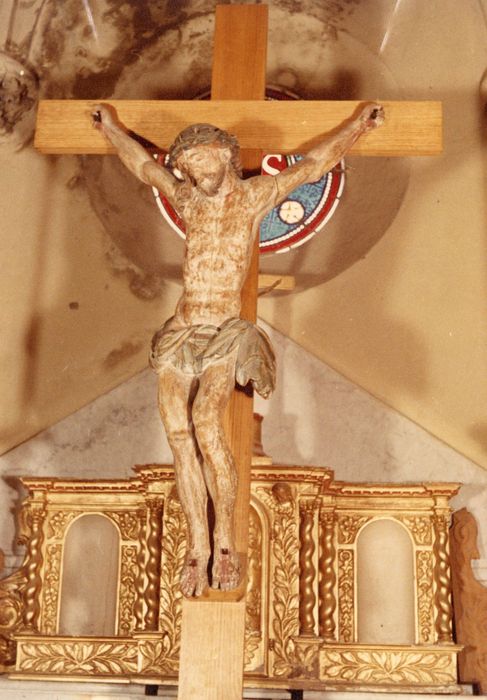 Statue : Christ en croix