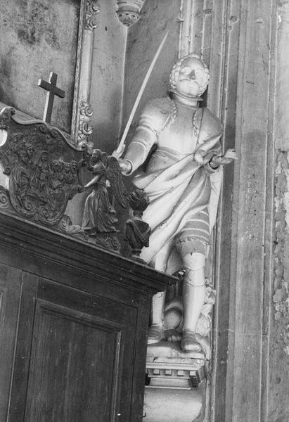 statue : saint Adrien, vue générale