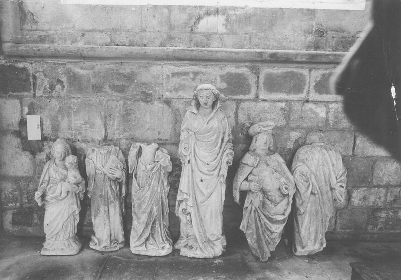 statues (6) : Vierge à l'enfant, saint décapité, sainte, saint Jean, Joseph d'Arimathie, Nicodème