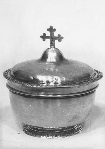 boîte à hosties, vue générale - © Ministère de la Culture (France), Médiathèque du patrimoine et de la photographie (objets mobiliers), tous droits réservés