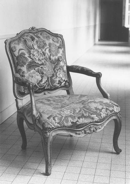 fauteuil, vue générale - © Ministère de la Culture (France), Médiathèque du patrimoine et de la photographie (objets mobiliers), tous droits réservés