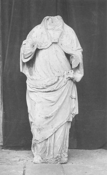 statue (grandeur nature) : saint Nicolas, vue générale