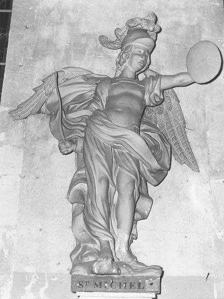 statue : saint Michel, vue générale - © Ministère de la Culture (France), Médiathèque du patrimoine et de la photographie (objets mobiliers), tous droits réservés
