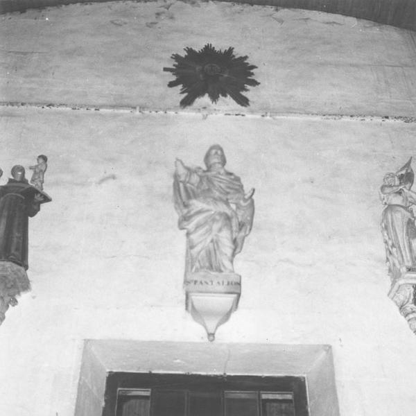 statue : saint Pantaléon, vue générale - © Ministère de la Culture (France), Médiathèque du patrimoine et de la photographie (objets mobiliers), tous droits réservés