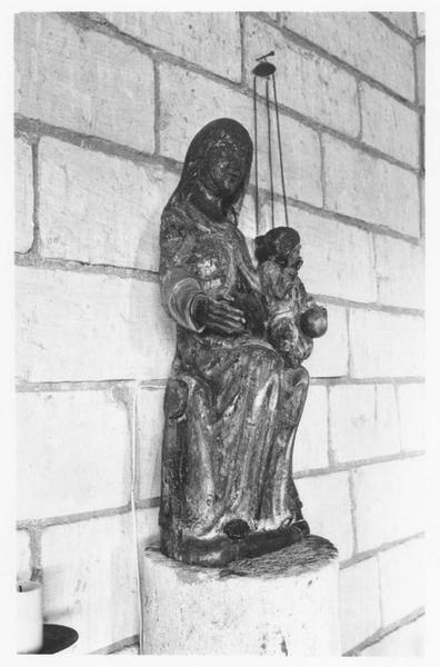statue : Vierge à l'enfant, vue générale