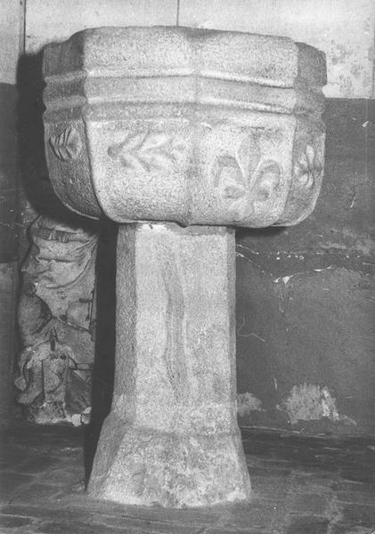 fonts baptismaux, vue générale
