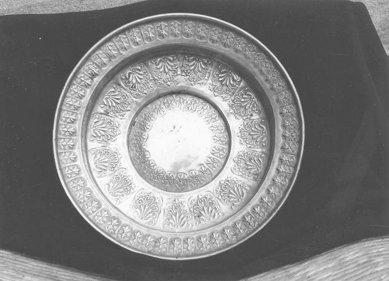 plat de quête, vue générale - © Ministère de la Culture (France), Médiathèque du patrimoine et de la photographie (objets mobiliers), tous droits réservés